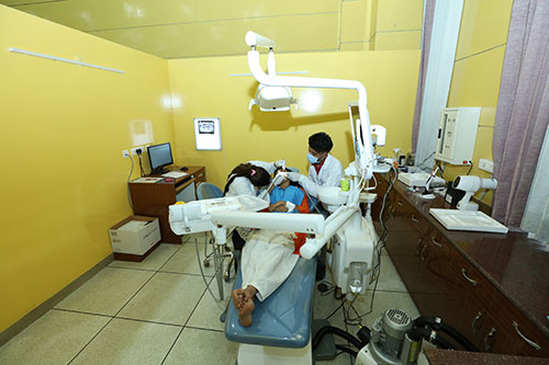 Patanjali dental procedure focused on gum and tooth health